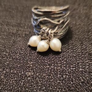 Elegant Silver Pearl Ring